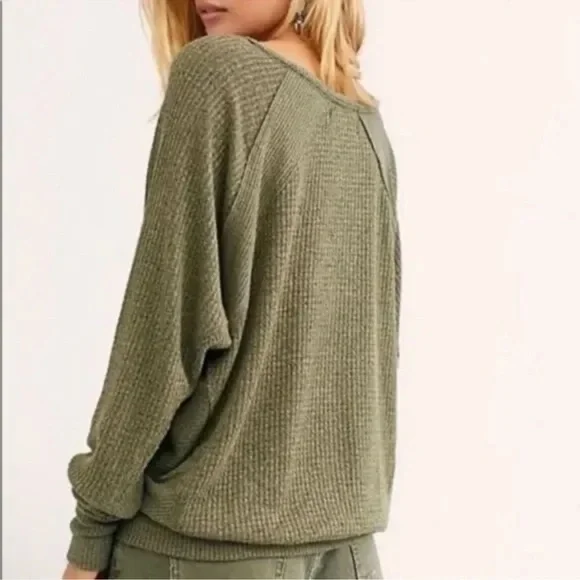 Free People Santa Clara Thermal Waffle knit long sleeve Dolman in Ferngully NWT - Picture 6 of 13
